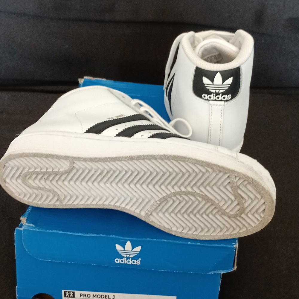 Adidas pro model J - Picture 2 of 3